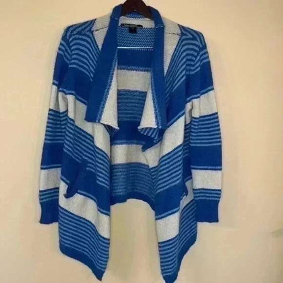 Love Stitch Jackets & Blazers - Love Sticth blue & cream stripped sweater jacket with pockets Size Large